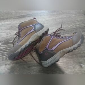 Wolverine Boots: Women's 10388 Brown Waterproof Steel Toe Hiking boots size 8.5W